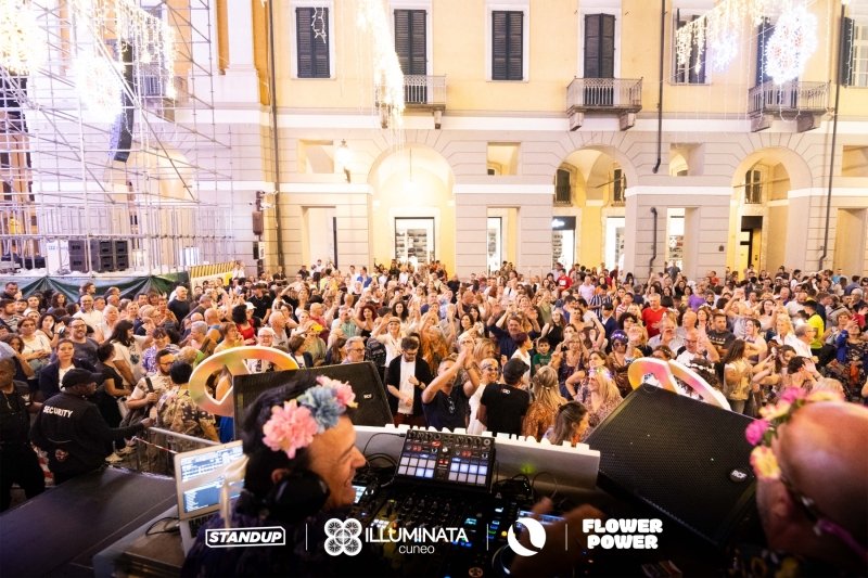 02.07-FLOWER-POWER-Pala-Club-x-Illuminata-Cuneo-18-di-62